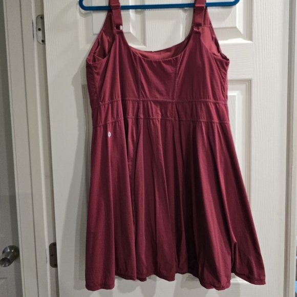 Tie-Breaker Superdress™ - Crimson - Picture 2 of 3